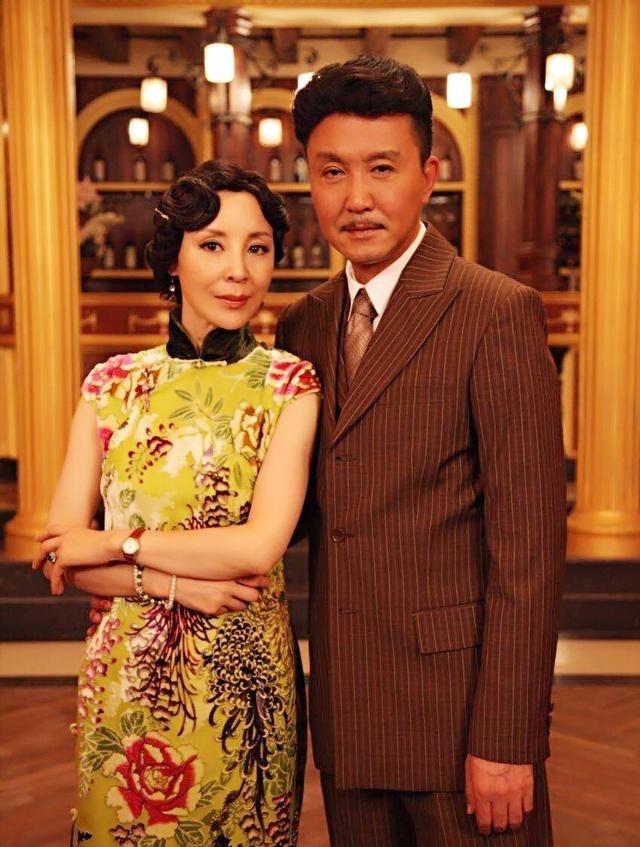 吴刚：一盒冰淇淋娶到妻子，恩爱30年无绯闻，明星儿子成他骄傲