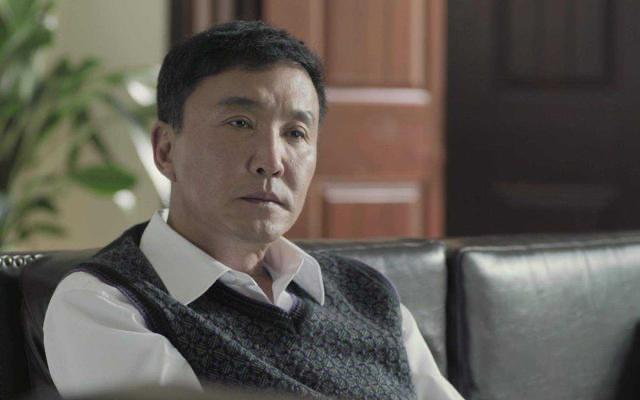 吴刚：一盒冰淇淋娶到妻子，恩爱30年无绯闻，明星儿子成他骄傲