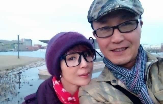 吴刚：一盒冰淇淋娶到妻子，恩爱30年无绯闻，明星儿子成他骄傲