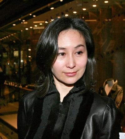 何超琼坠马不能生育