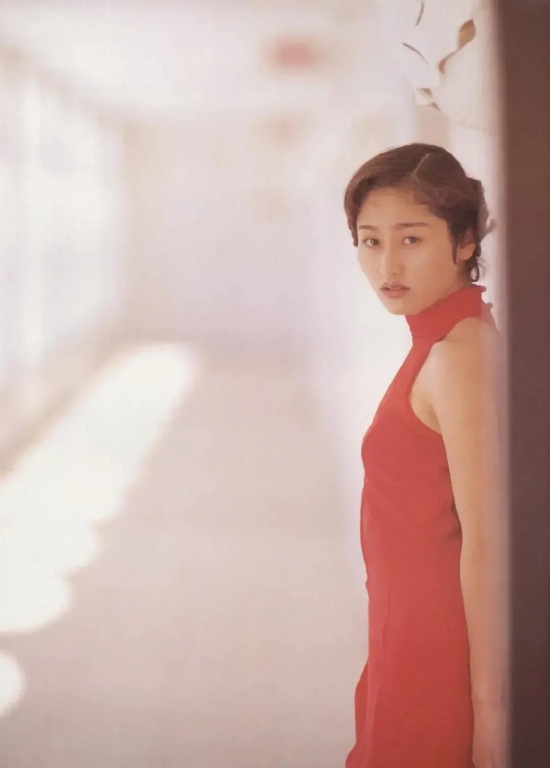 日本超人气女演员户田惠梨香，ins写真美图艺术分享