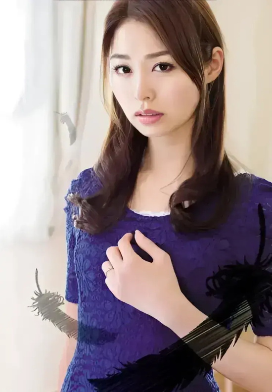 超人气熟女系女演员夏目彩春ins高清美图，健身房里的小凤凰！