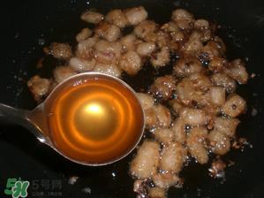 熬猪油为什么要加水？熬猪油水放多了怎么办？