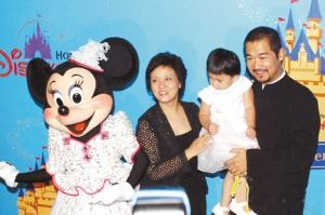 邓婕收养几个孩子了？深扒邓婕哪年收养孩子的张默如何评价邓婕？