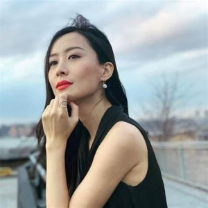 ​恭喜！陈法拉前夫薛世恒今日在半岛酒店正式完婚，新娘是圈外人