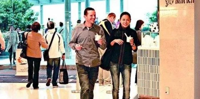 宣萱前男友是谁有几个 50岁现任老公是谁