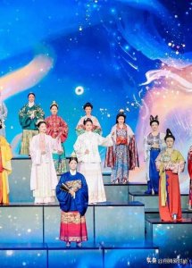 ​春晚古装大秀美了，演绎千年文化的魅力盛宴，穿上古装引领潮流