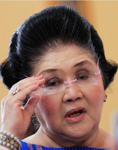 ​伊梅尔达：贪污国家100亿，珠宝上百公斤，国人却为她建造博物馆