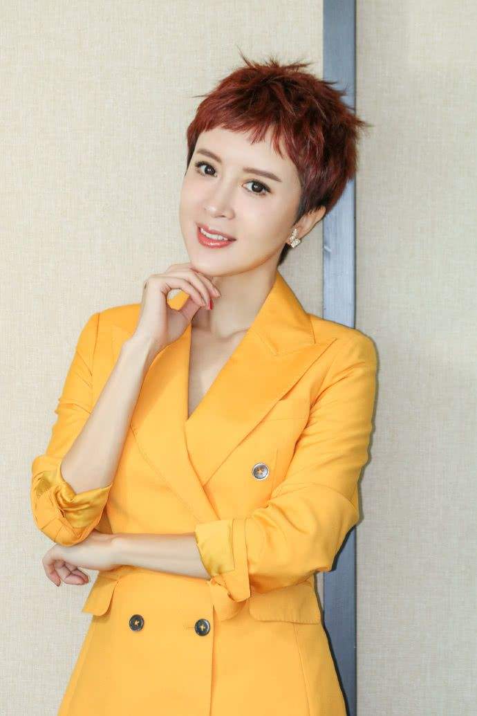 金巧巧家庭背景和吴启华什么关系？金巧巧情史个人情感经历揭秘？