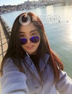 ​48岁王祖贤近照王祖贤年轻时的靓照