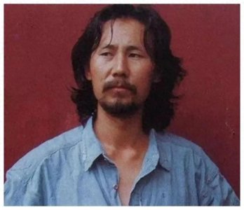 ​从天堂到心碎：腾格尔的人生与音乐巅峰之路