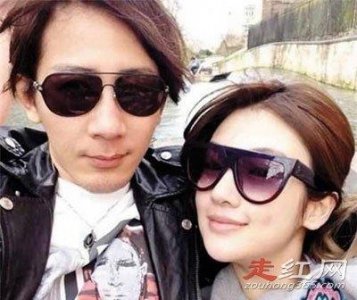 ​刘谦事件怎么回事给日本人跪着磕头视频真的吗