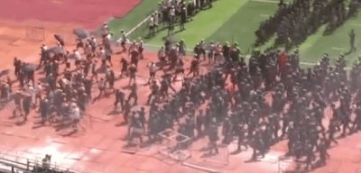 ​威武！深圳武警公安联合演练处置暴乱
