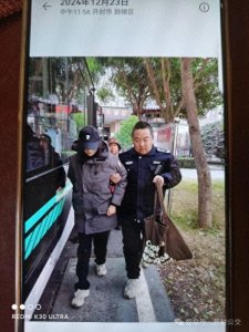 ​乘客突发疾病 16路公交车秒变“救护车”
