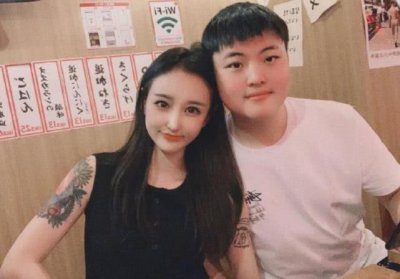 ​Uzi女友被黑粉曝光真实姓名，原名太像男人了，难怪她从来不提