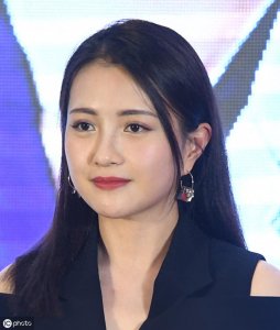 ​包贝尔的老婆-包文婧美照