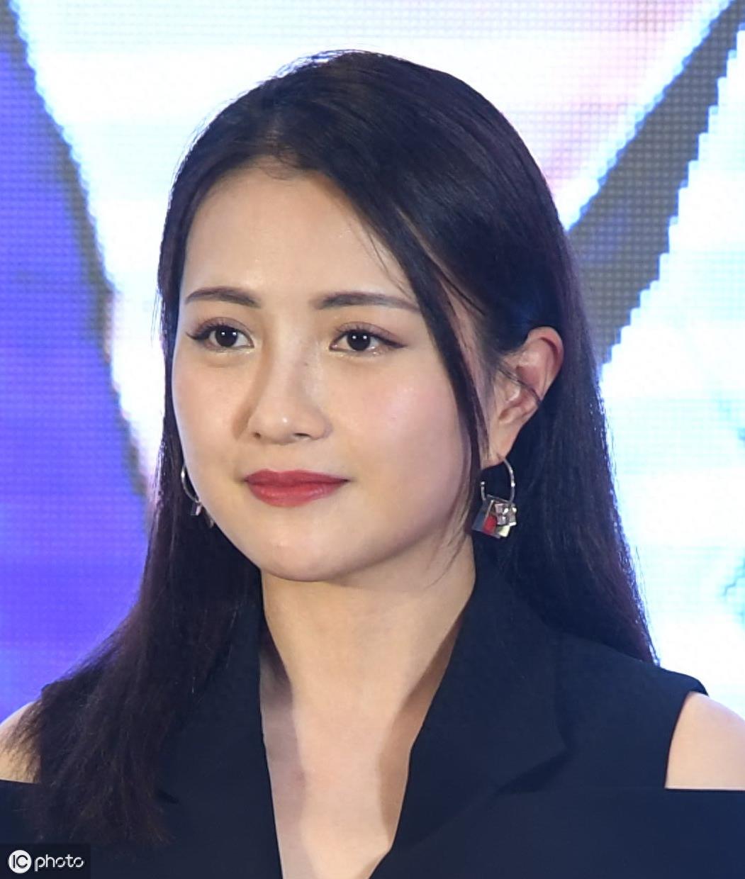 包贝尔的老婆——包文婧美照