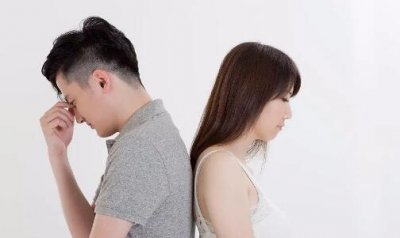 ​女朋友背着我和前男友见面，该不该相信她？