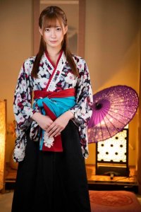 ​美谷朱里个人资料写真作品