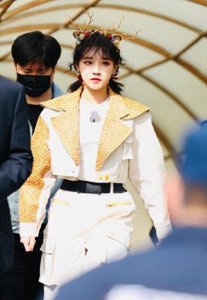 ​宋雨琦录制跑男造型，扮演鹿精灵超可爱，同框baby少女感更强