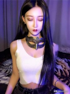 ​女网红宇霸霸与榜一私会，被男友逮个正着，发生争执将其飞踢倒地