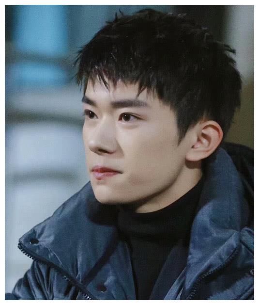 TFBOYS童年照:千玺的发际线,小凯的“地中海”源哥的肉脸