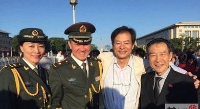 演员岳红离婚后,独自抚养孩子成人,她战胜胃癌,乐观生活