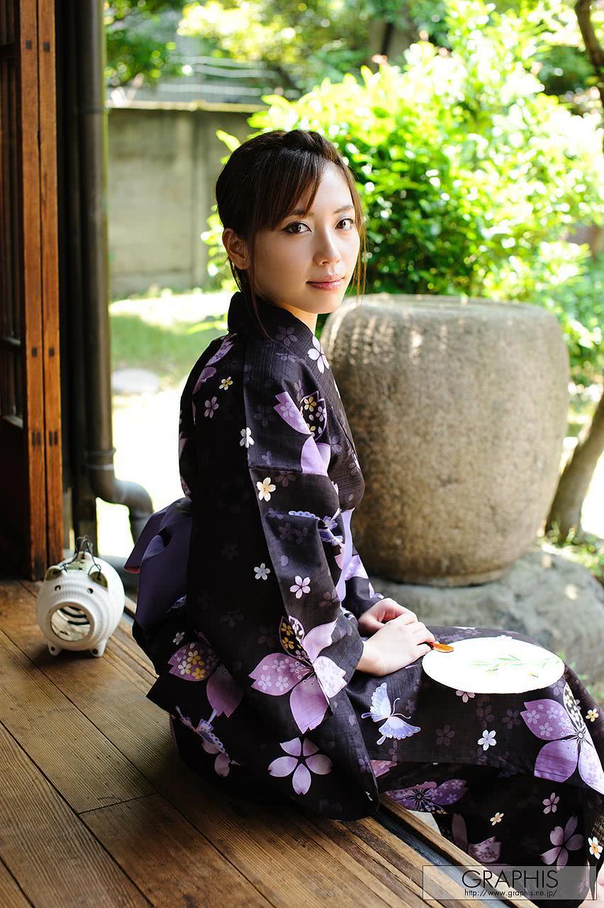 横山美雪个人资料写真作品