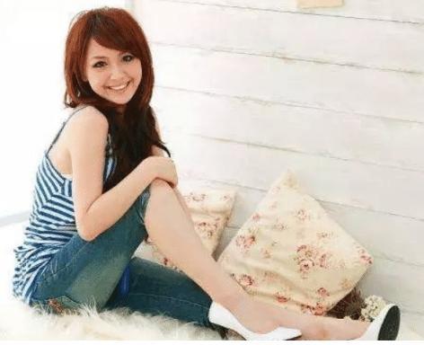 曾经和SHE齐名的“七朵花”, 如今陈乔恩出名, 她却被公司雪藏?