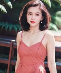 关之琳(ZhiLin Guan)62岁的照片仍妩媚动人、风韵犹存 |美女写真