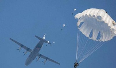 中美空降部队对比:解放军空15军实力超群,完胜美军空降师!