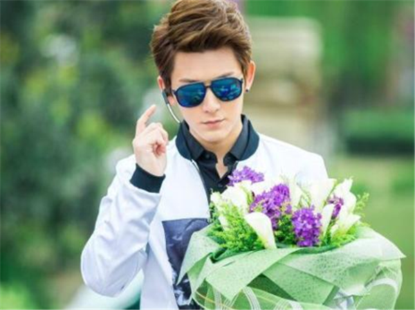 陈翔带李小璐闺蜜过夜在一起了吗,陈翔新恋情曝光现在的女友是谁