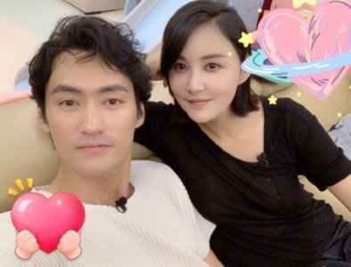 张歆艺晒儿子熟睡照,宝宝侧面颜值逆天,睫毛又长又浓密太吸睛