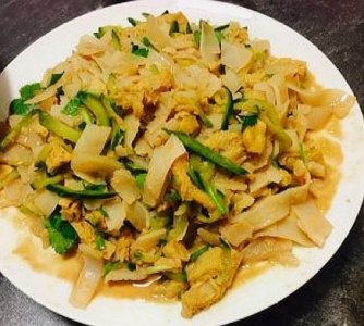 怎么调凉皮酱汁?大厨教你“万能配方”,方法简单,啥菜都能用