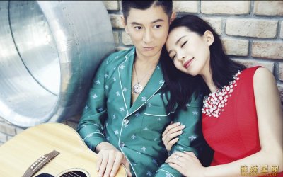 ​吴奇隆出轨年轻助理是真的吗 鞋服同款像情侣