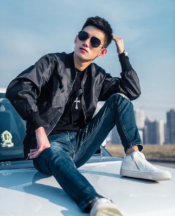 阿哲联系哦哥等财团迎战头条这次阿哲能拿下头条吗