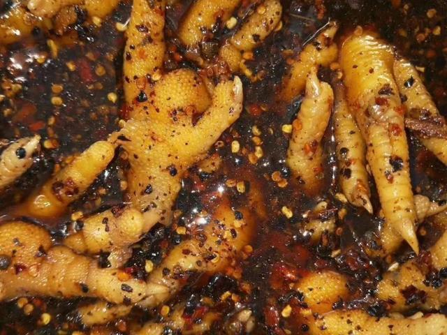 云南米线十大美食（云南30款特色小吃）(26)