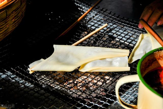 云南米线十大美食（云南30款特色小吃）(30)