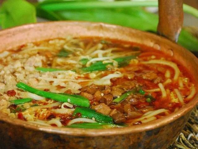 云南米线十大美食（云南30款特色小吃）(4)