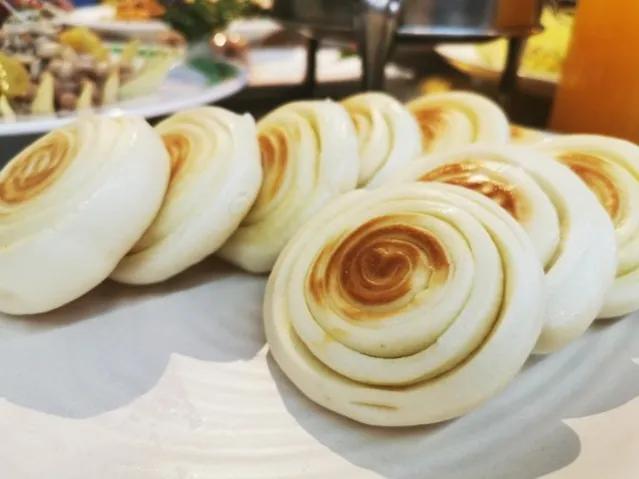 云南米线十大美食（云南30款特色小吃）(16)