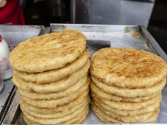 云南米线十大美食（云南30款特色小吃）(18)