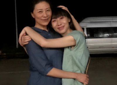 《亲爱的小孩》岳红:患癌被前夫抛弃,与女儿相依为命,却不屈命运