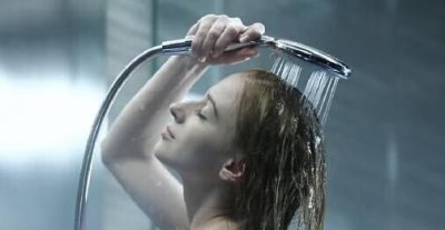 夏季洗澡水多少度合适,洗澡水温度一般多少度