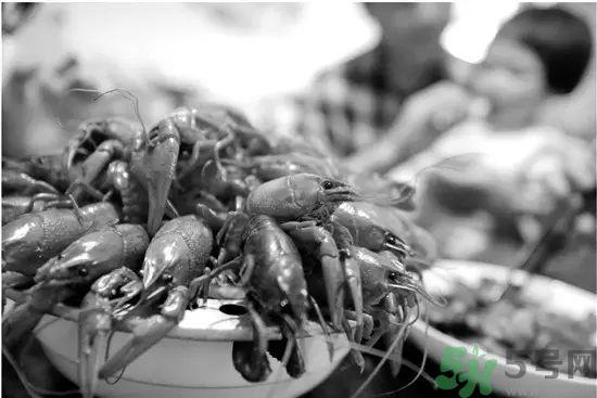 小龙虾多少钱一斤?吃小龙虾要注意些什么? 小龙虾多少钱一斤?吃小龙虾要注意些什么?