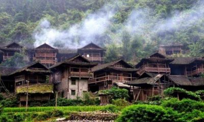 吊脚楼的由来和发展,土家族吊脚楼的位置,作用,材料,结构和文化内涵的关系