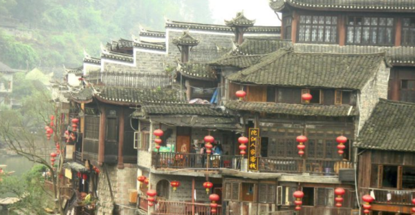 吊脚楼的由来和发展,土家族吊脚楼的位置,作用,材料,结构和文化内涵的关系图3