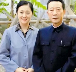 70岁李雪健妻子曝光!原来是大家熟悉的她,怪不得老公能红几十年