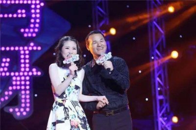 36岁的他恋上9岁小女孩,等了10年终于娶为妻子