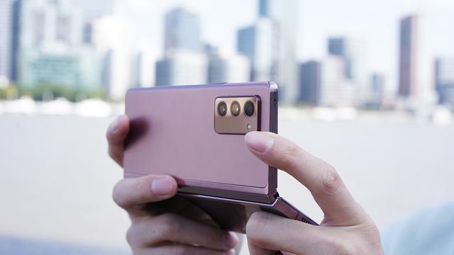 三星折叠屏手机fold 2怎样(三星GalaxyZFold2测评)(14)