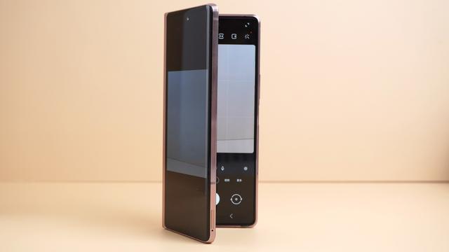 三星折叠屏手机fold 2怎样(三星GalaxyZFold2测评)(16)